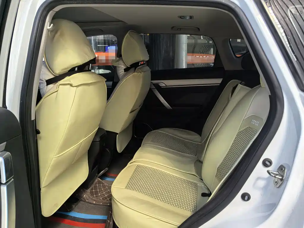Geely Binyue — миниатюра 7