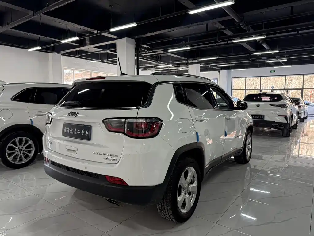 Jeep Compass — миниатюра 7