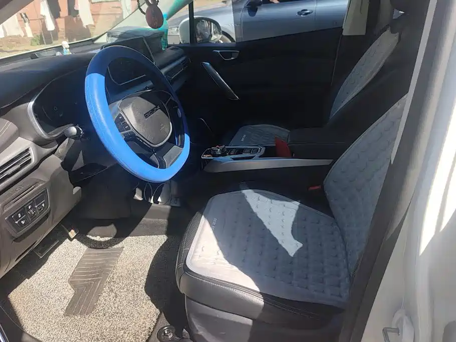 BAIC EX3 — миниатюра 9