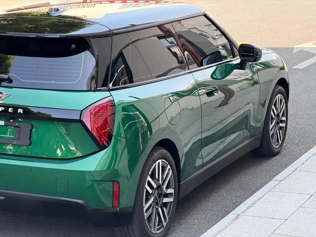 MINI MINI COOPER EV — миниатюра 6