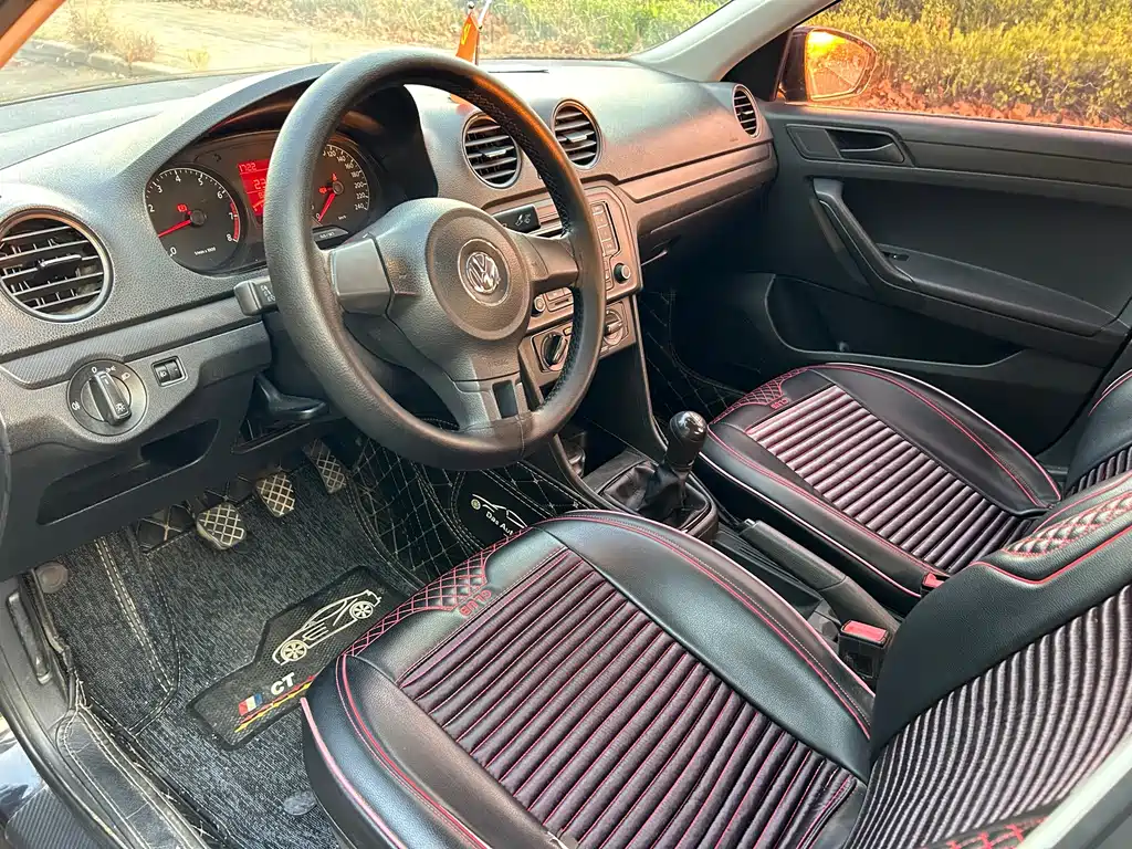 Volkswagen Jetta — миниатюра 11