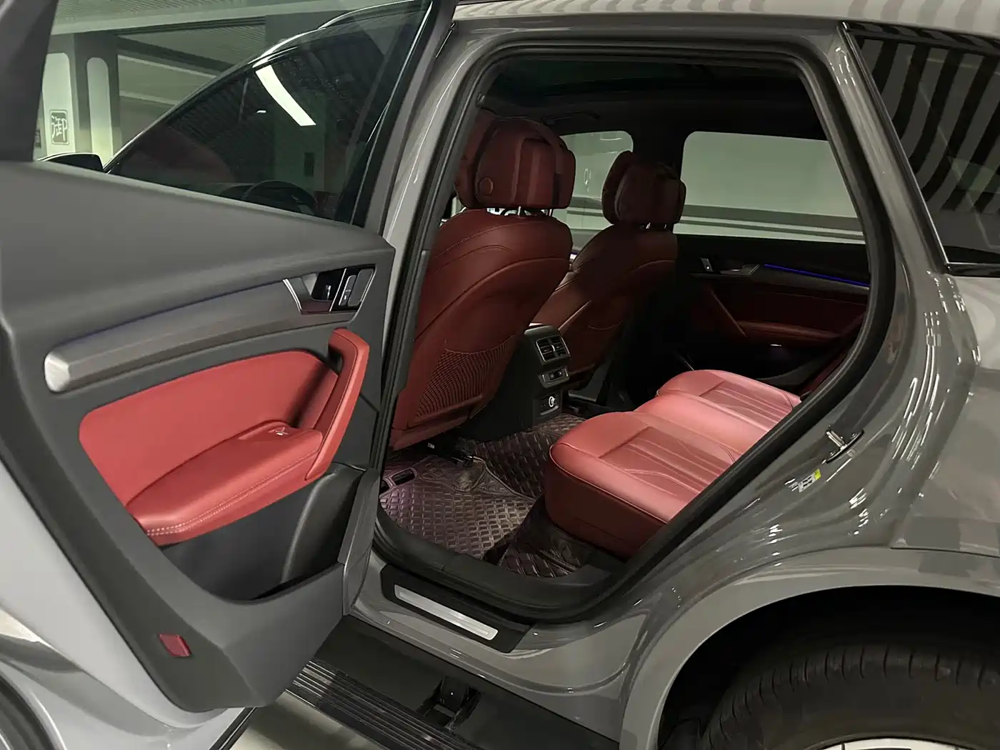 Audi Q5L id 4589484 из Китая 18