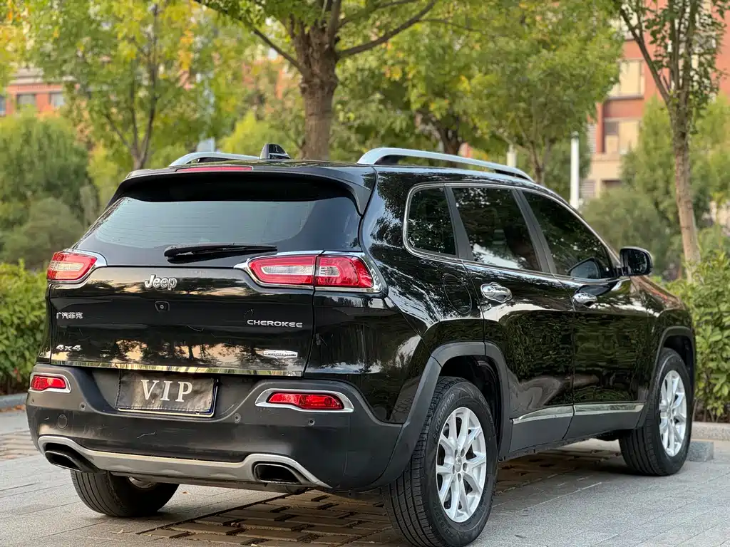 Jeep Cherokee — миниатюра 10