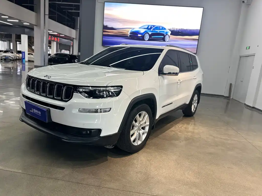 Купить Jeep Commander