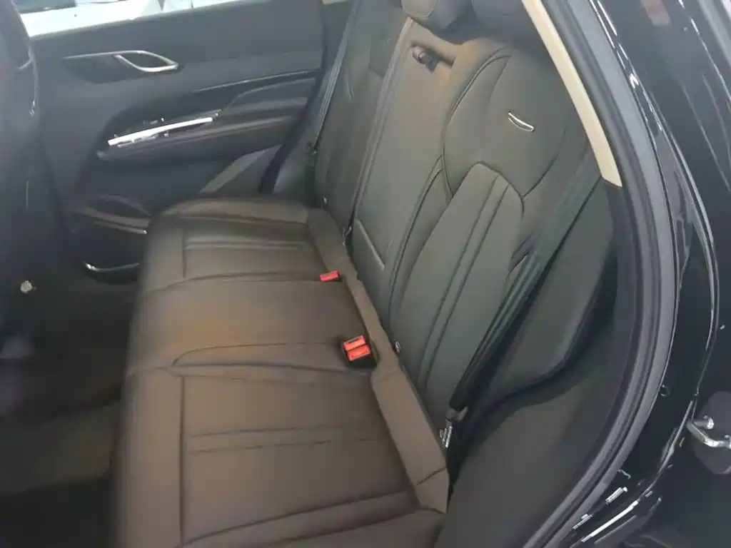Hongqi Hongqi HS3 — миниатюра 17