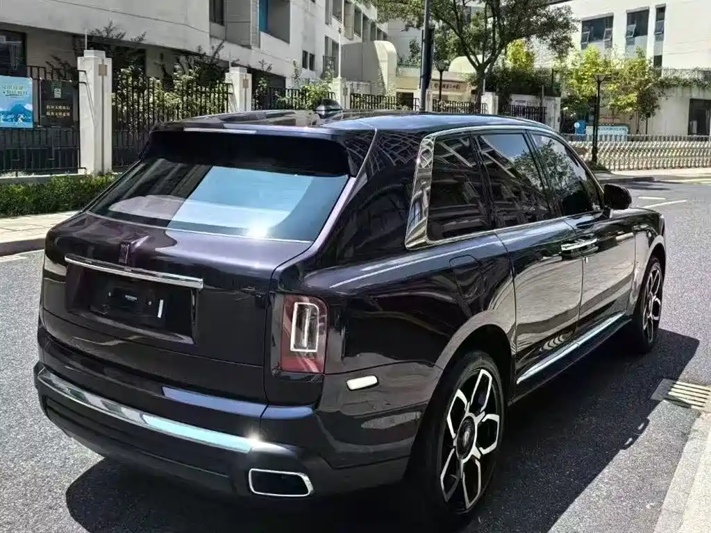 Rolls-Royce Cullinan 2018 мест