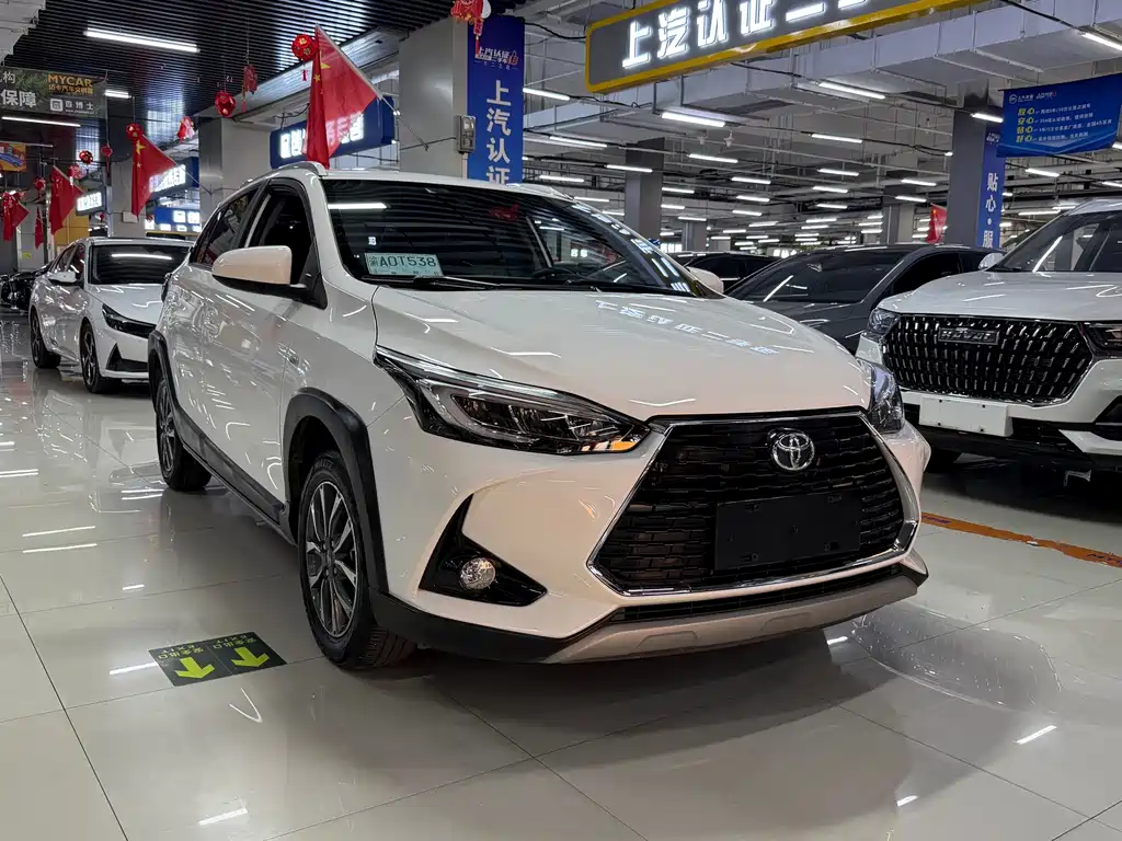 Toyota Yaris L — миниатюра 2