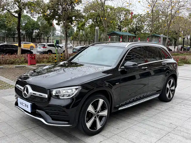 MERCEDES-BENZ GLC