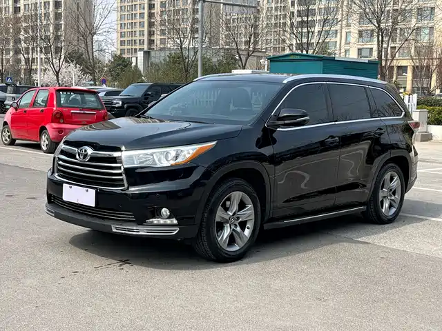 TOYOTA HIGHLANDER