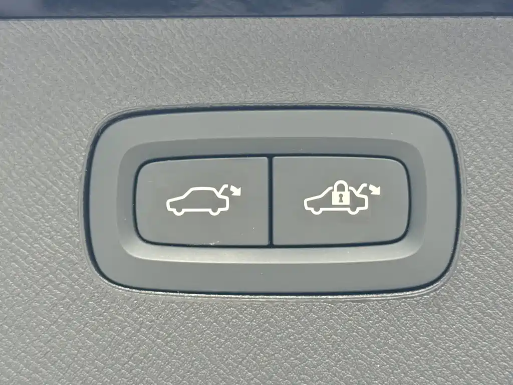 Volvo XC90 — миниатюра 30