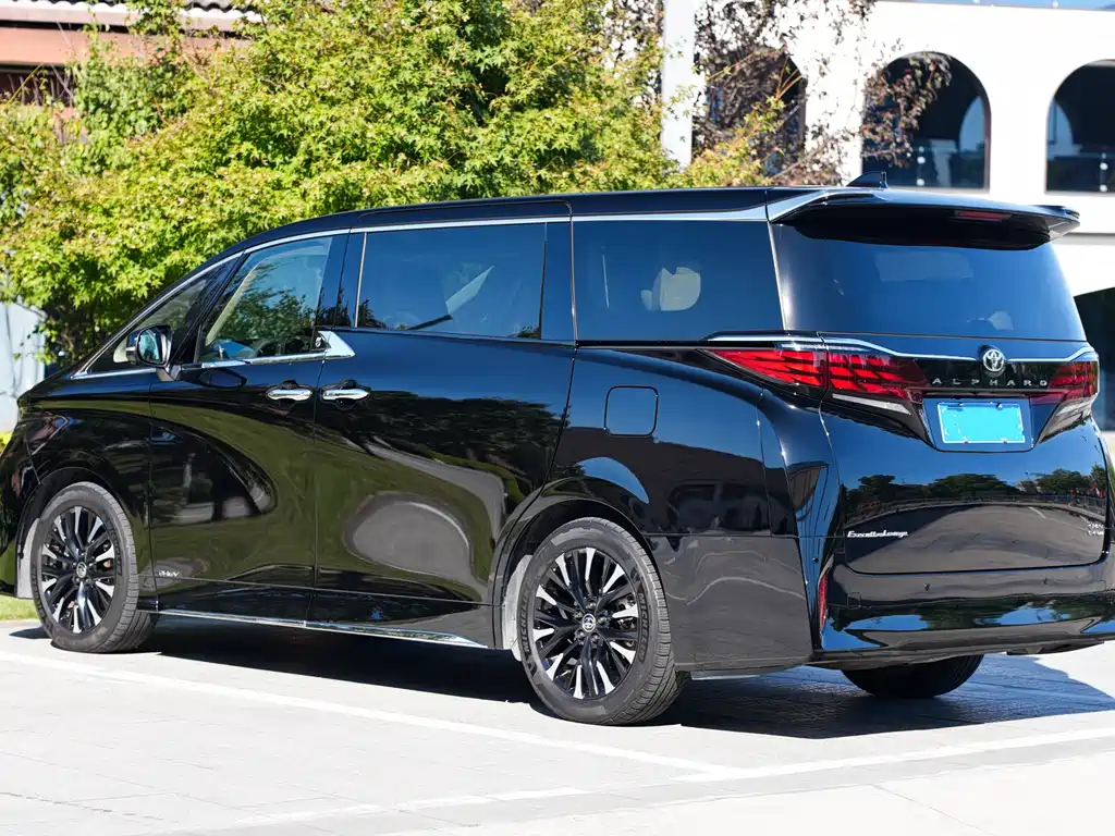 Toyota Alphard — миниатюра 23