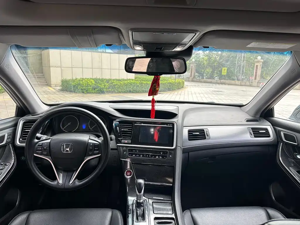 Honda Spirior 2.4L Premium Shine Edition, фото 7