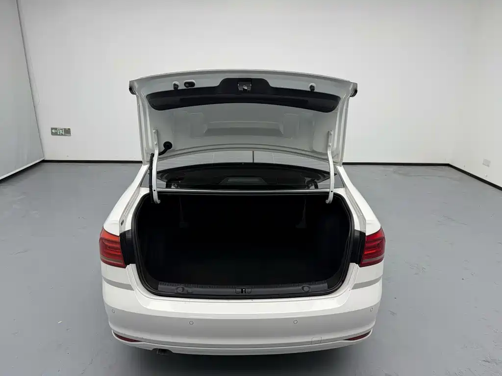Volkswagen Lavida — миниатюра 14