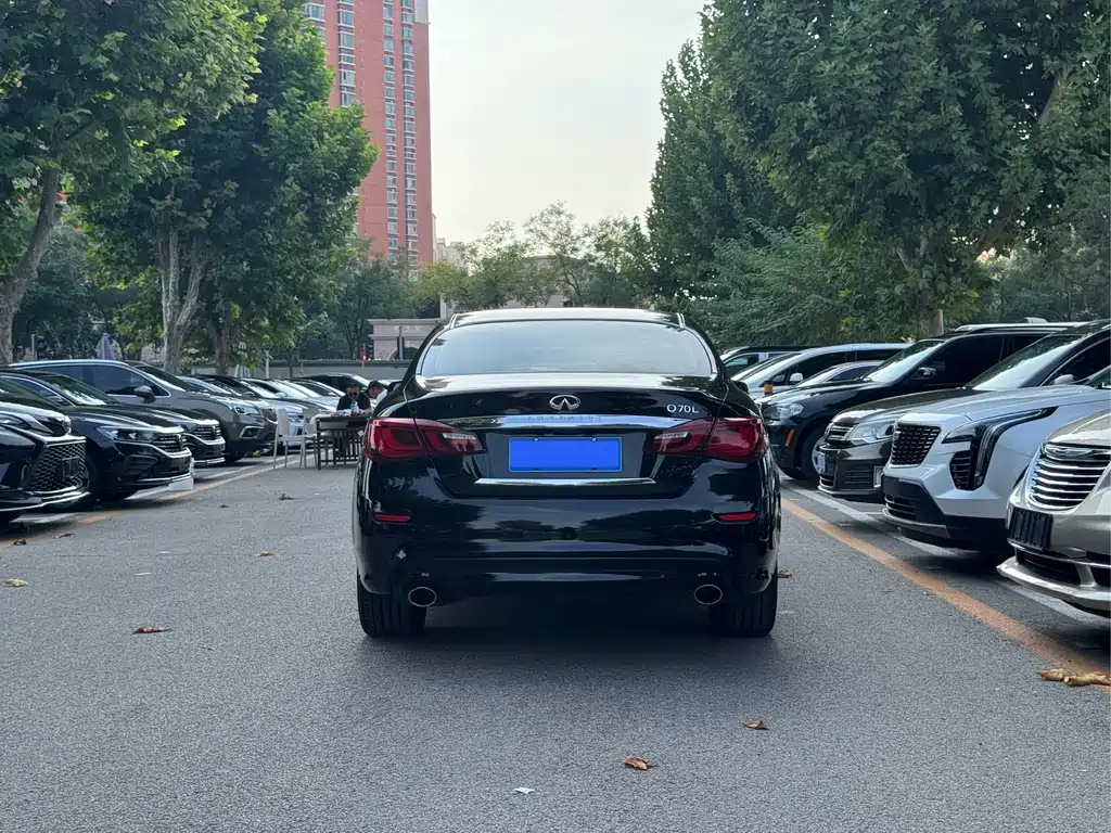 Infiniti Q70 — миниатюра 4