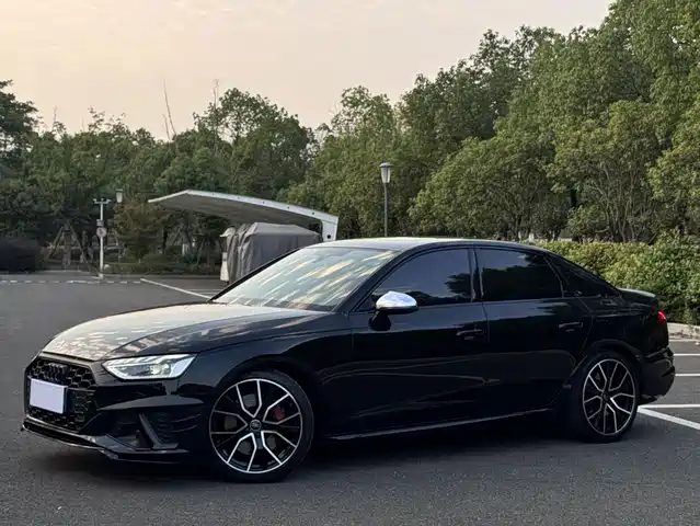 Audi S4