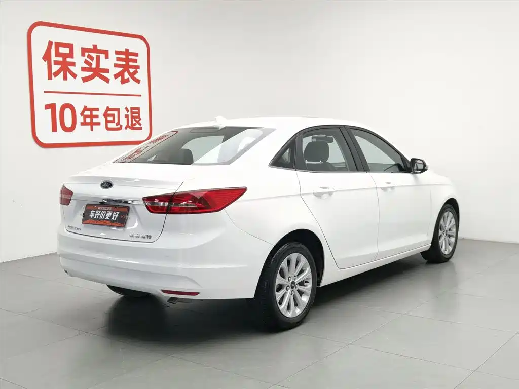 Ford Escort 2017 1.5L MT Fashion