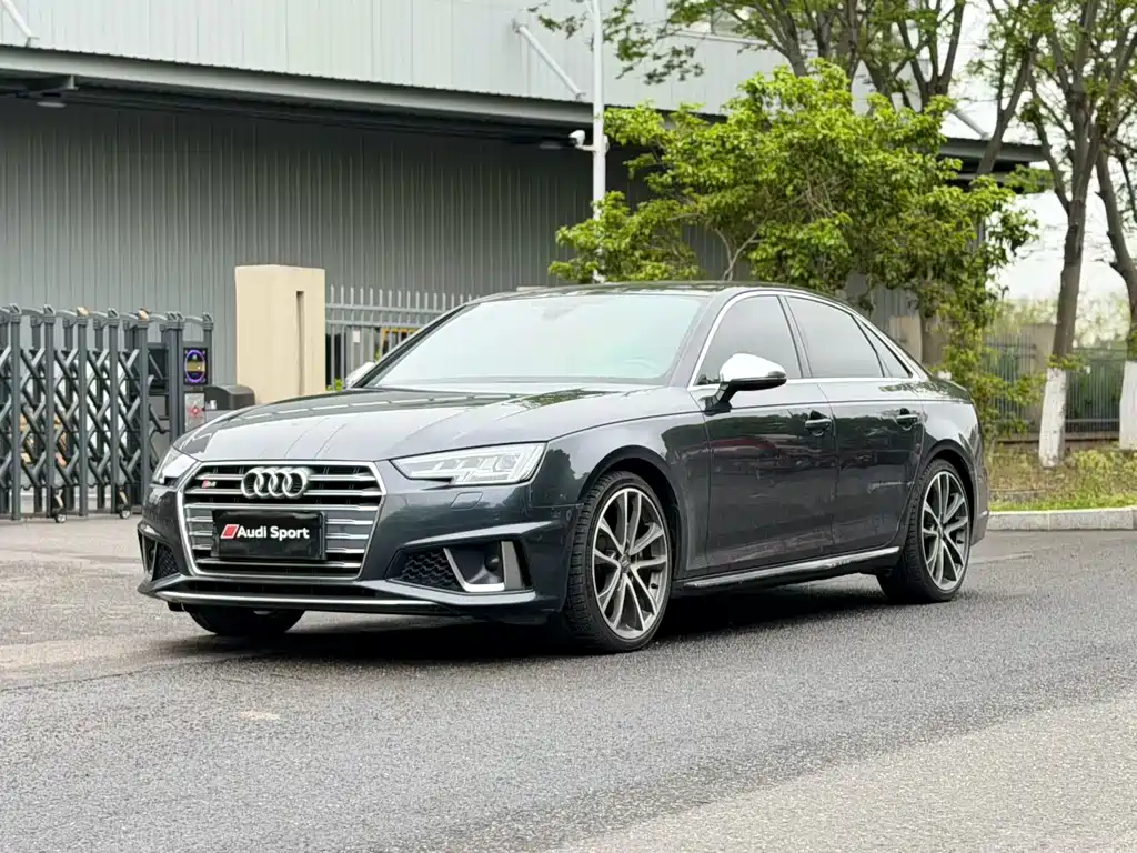 Купить Audi S4
