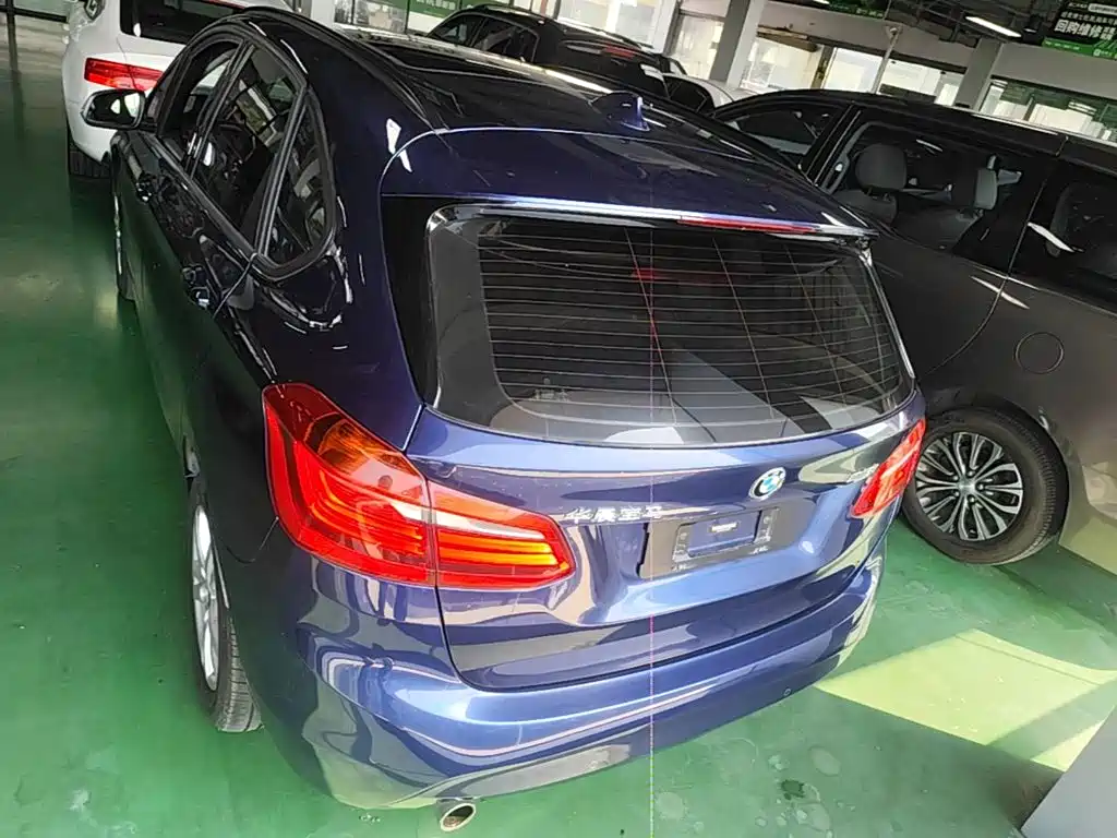BMW 2 Series Active Tourer — миниатюра 6