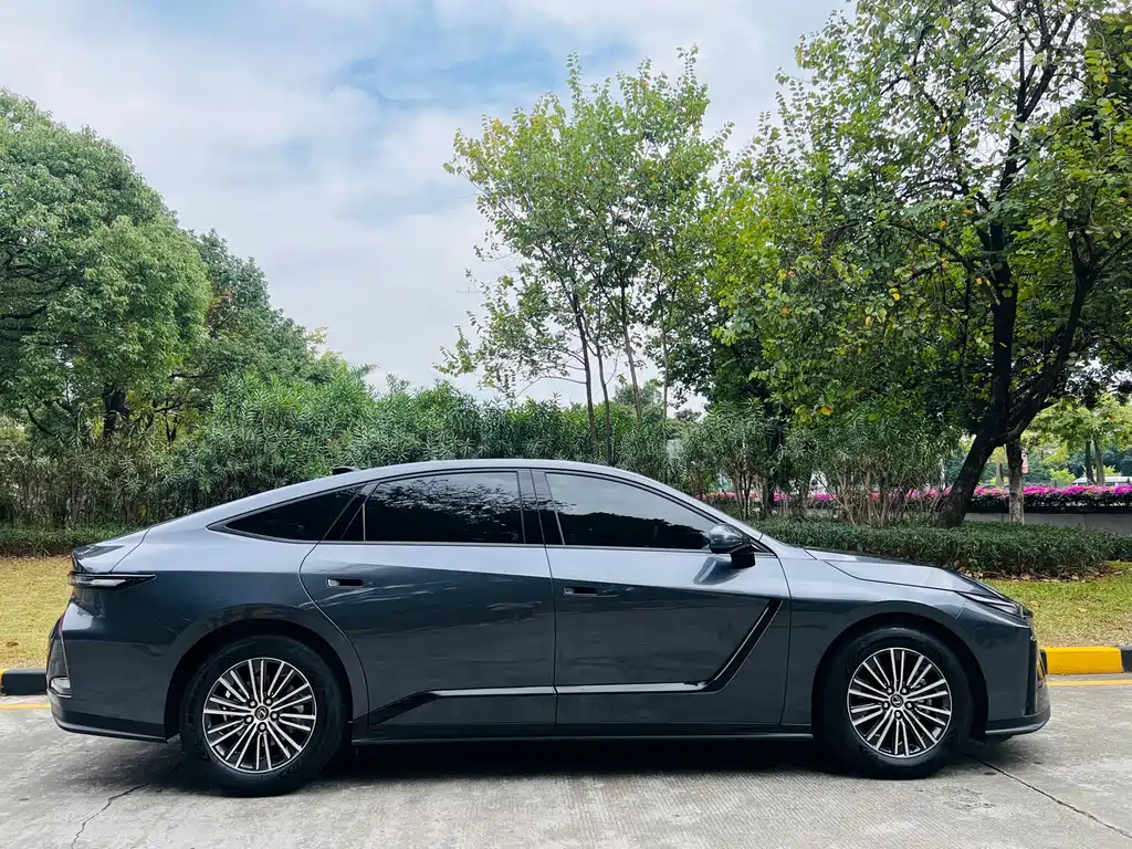 Lexus ES — миниатюра 7