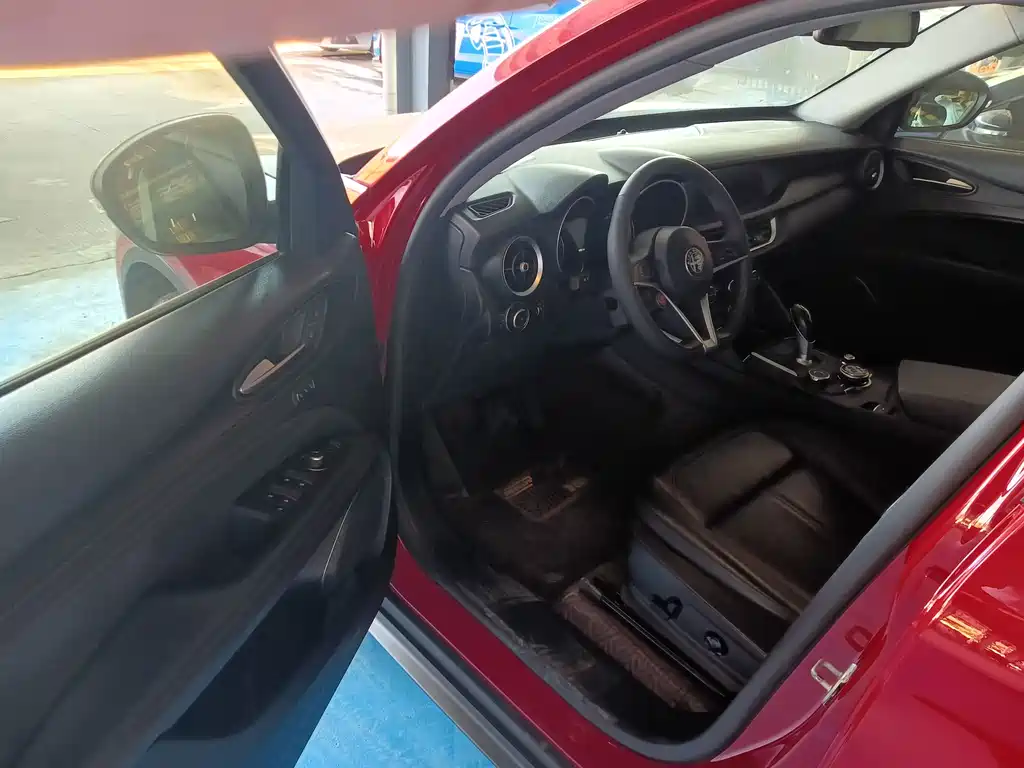 Alfa Romeo Stelvio — миниатюра 4