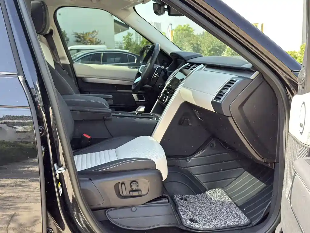 Land Rover Discovery 2023 360PS R-Dynamic S