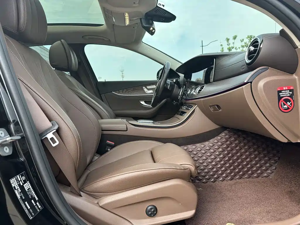 Mercedes-Benz E-Class — миниатюра 16