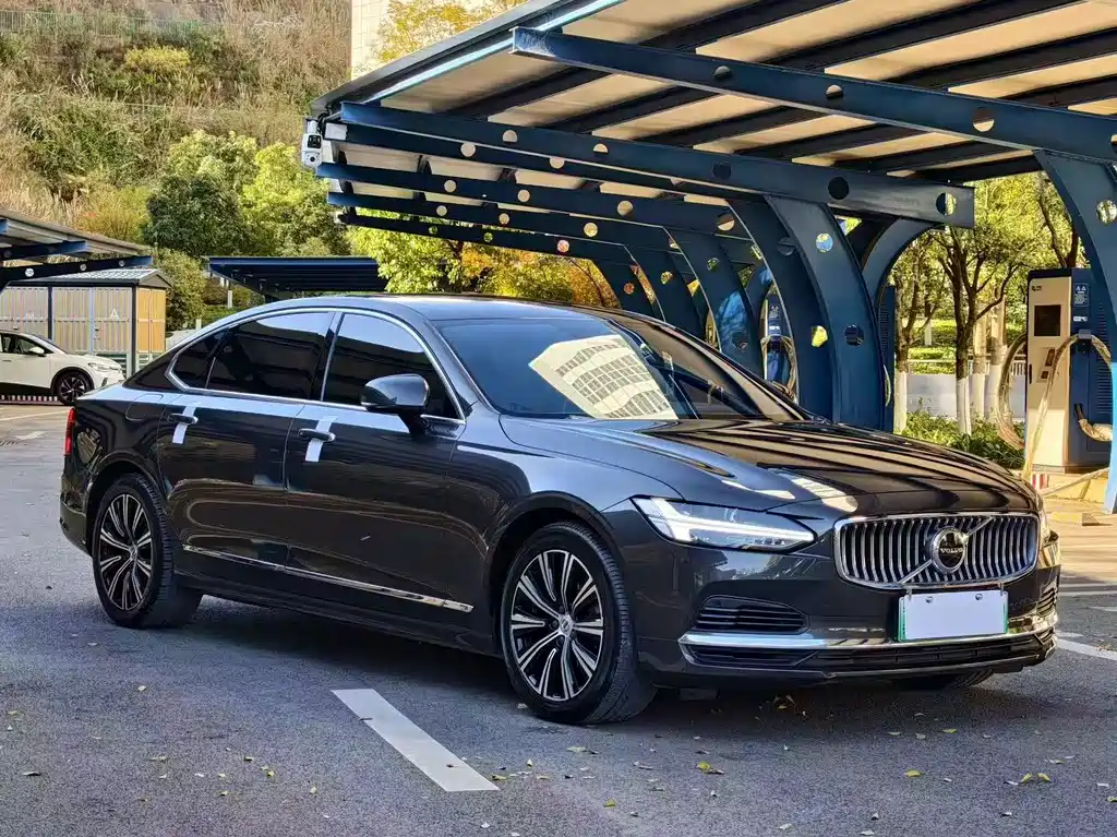 Volvo S90 2021 T8 E Luxury