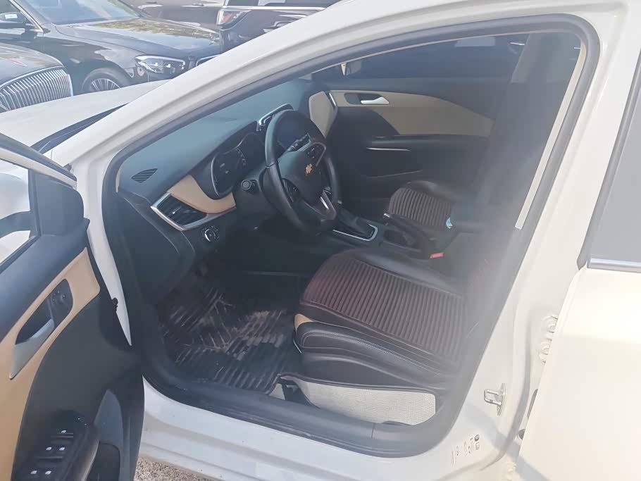Chevrolet Monza 1.5 л 2021 г. Белый, пробег 36800 км