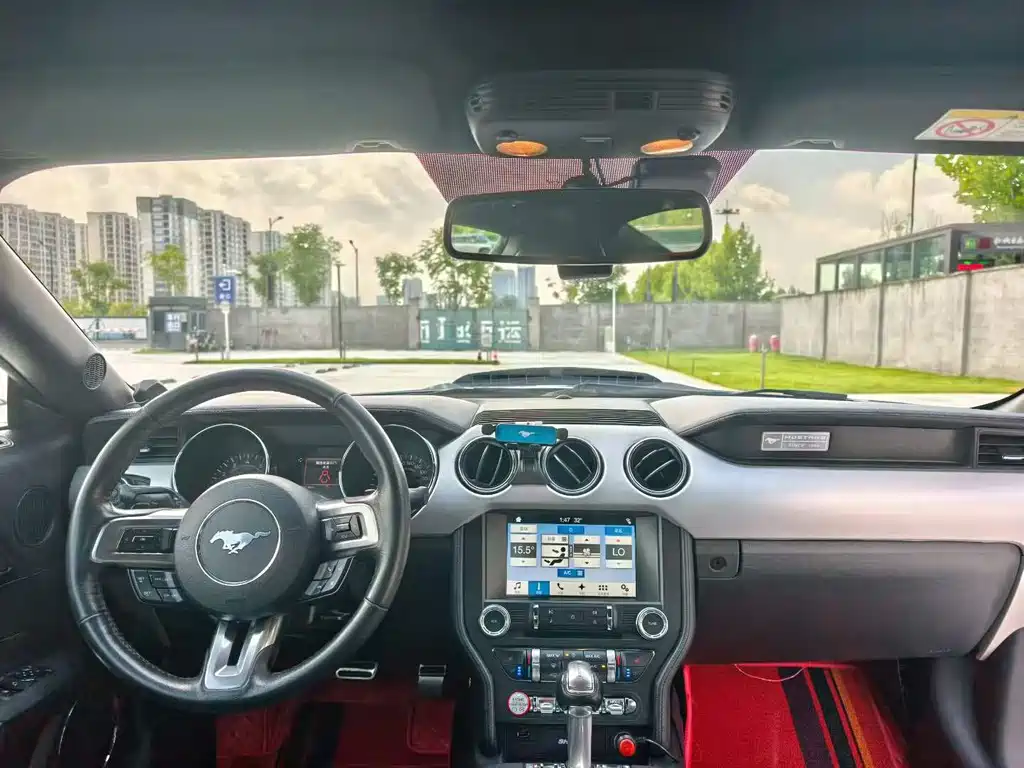 Ford Mustang — миниатюра 9