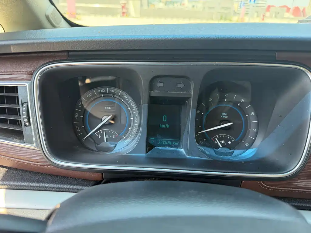 Buick GL8 2014 3.0L GT Luxury