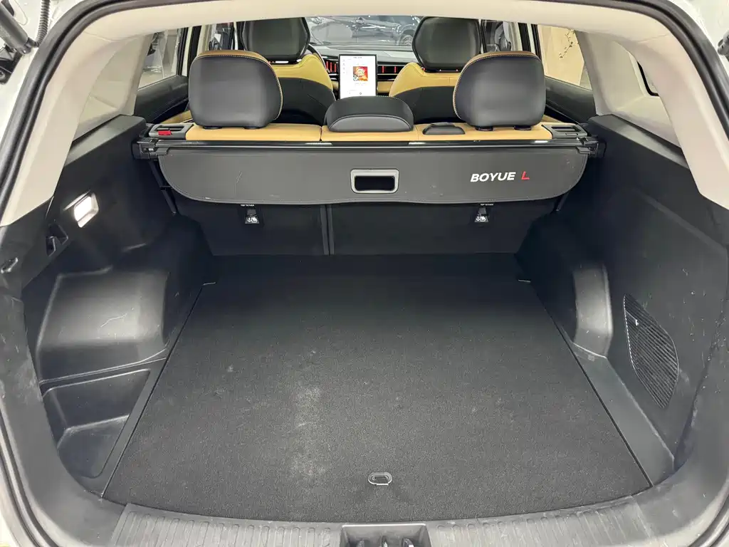 Geely Boyue L — миниатюра 21