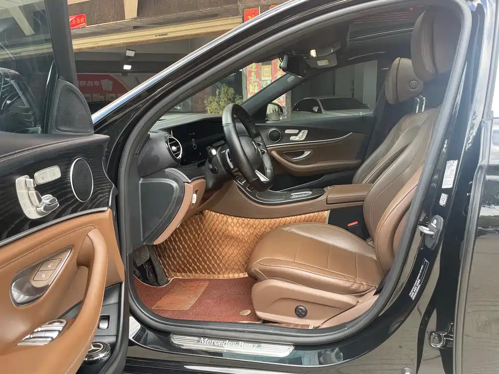 MERCEDES-BENZ E CLASS