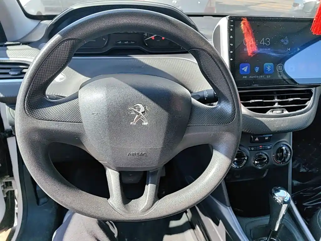Peugeot 2008 — миниатюра 11