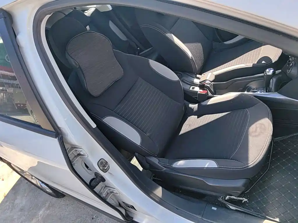 Peugeot 2008 — миниатюра 25