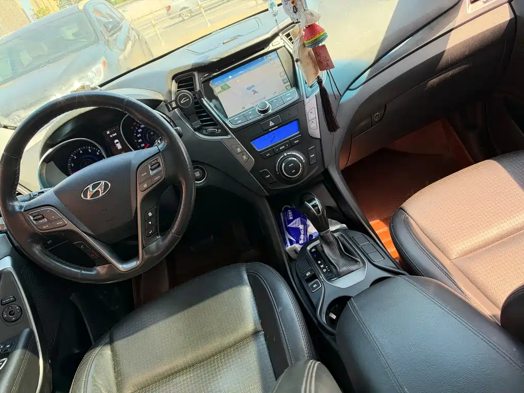 Hyundai Santa Fe — миниатюра 9