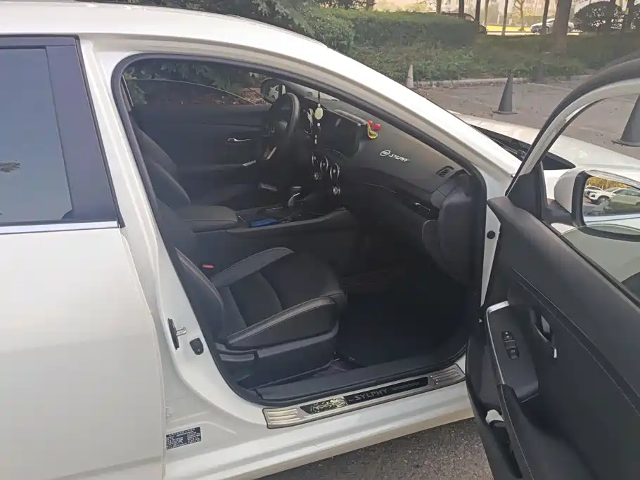 Nissan Sylphy — миниатюра 8