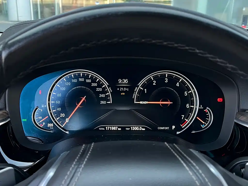 BMW 5 Series — миниатюра 8