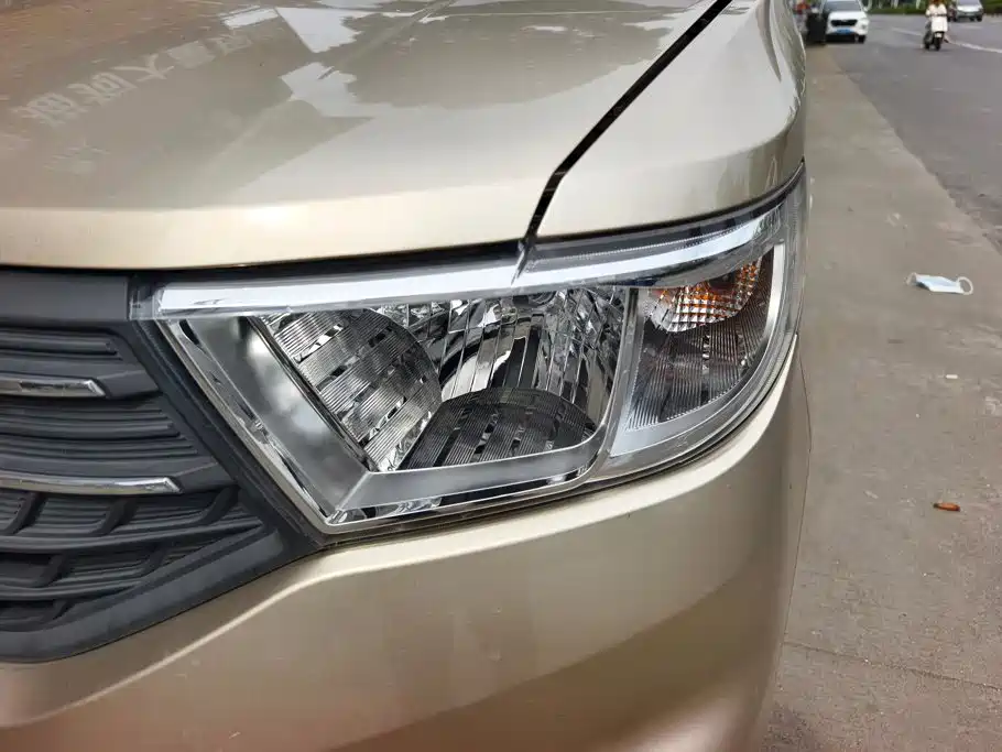 Wuling Hongguang V — миниатюра 5