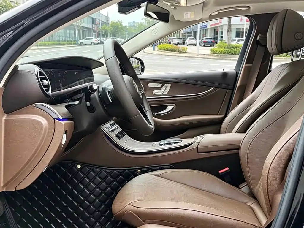 Mercedes-Benz E-Class — миниатюра 6