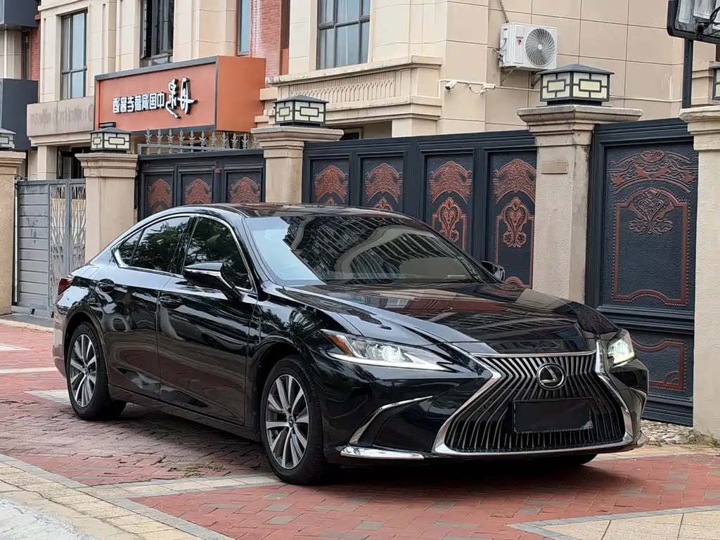 Lexus ES — миниатюра 3