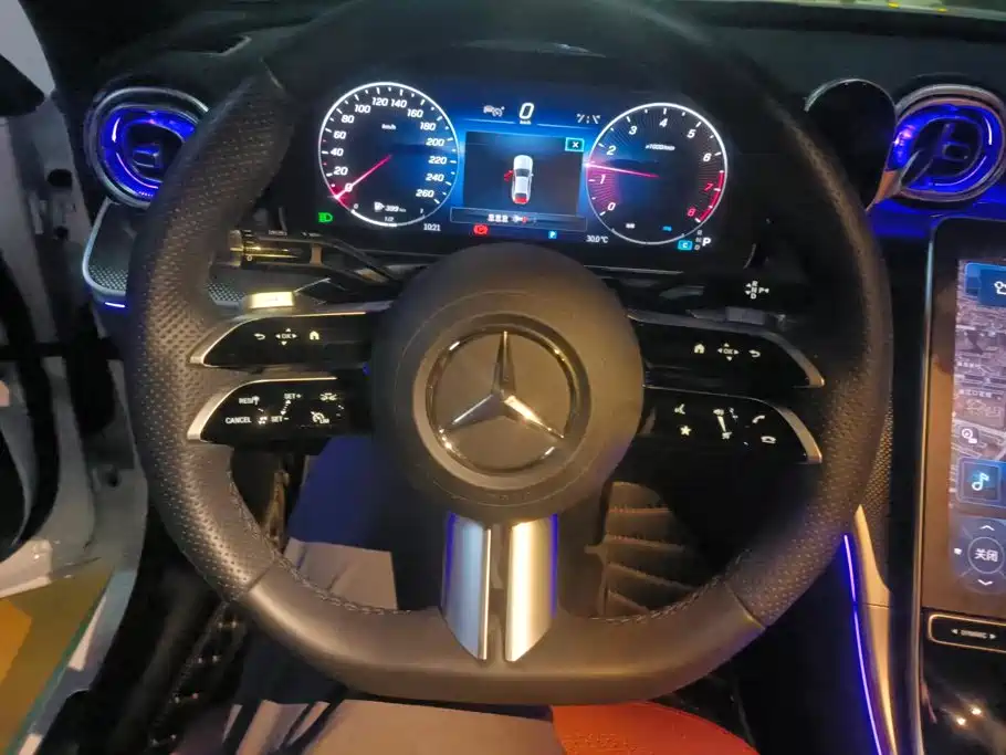 Mercedes-Benz C-Class — миниатюра 15