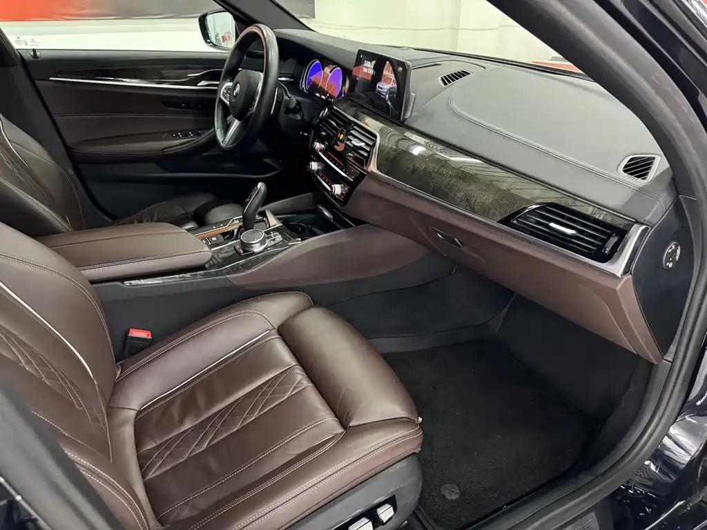 BMW 5 Series (Import) — миниатюра 12