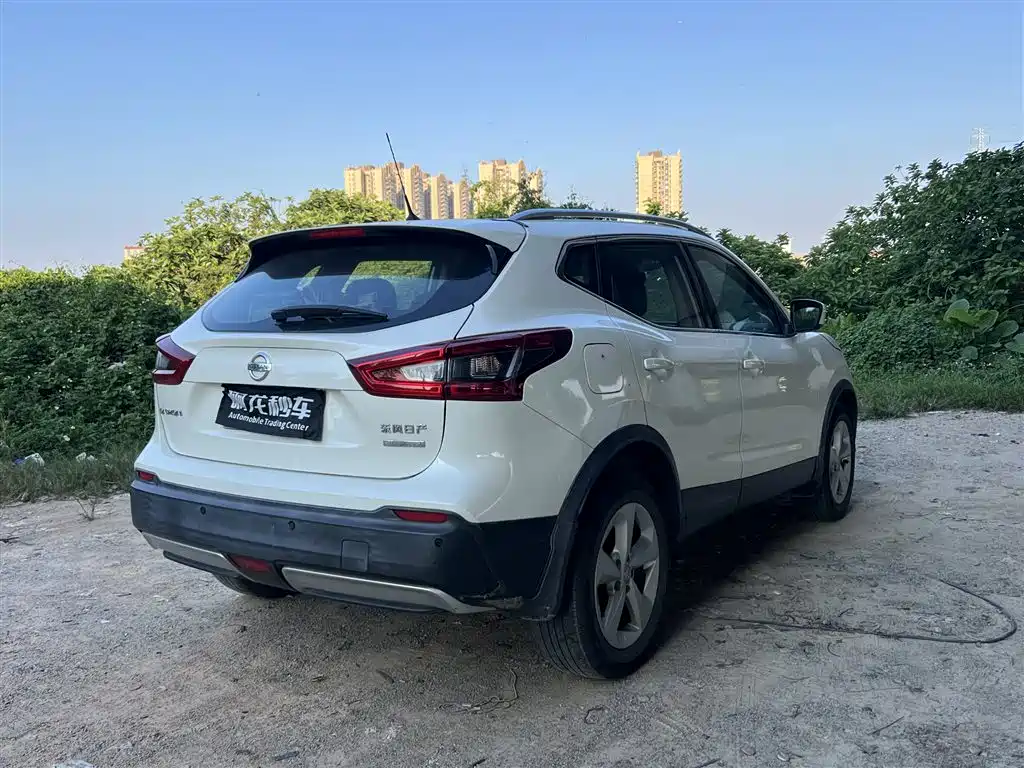 Nissan Qashqai — миниатюра 9