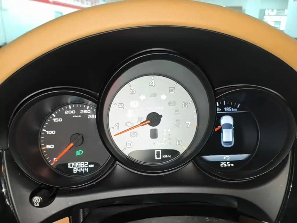 Porsche Macan — миниатюра 12