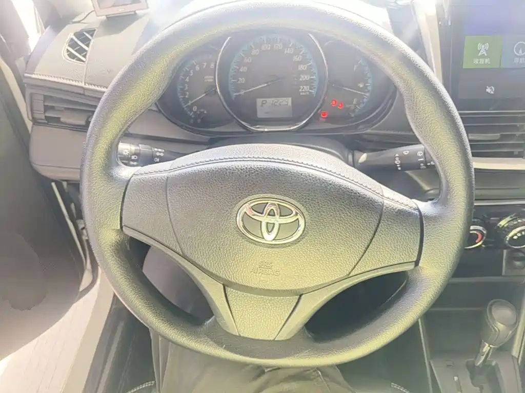 Toyota Yaris L — миниатюра 11