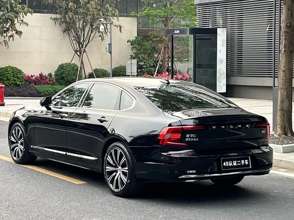 Volvo S90 2022 B5 Luxury