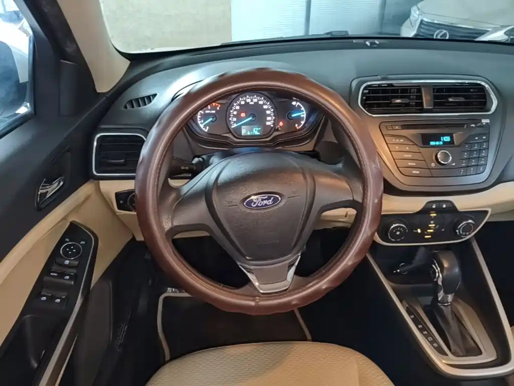 Ford Escort — миниатюра 11