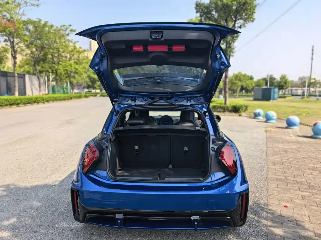 MINI MINI JCW EV — миниатюра 7