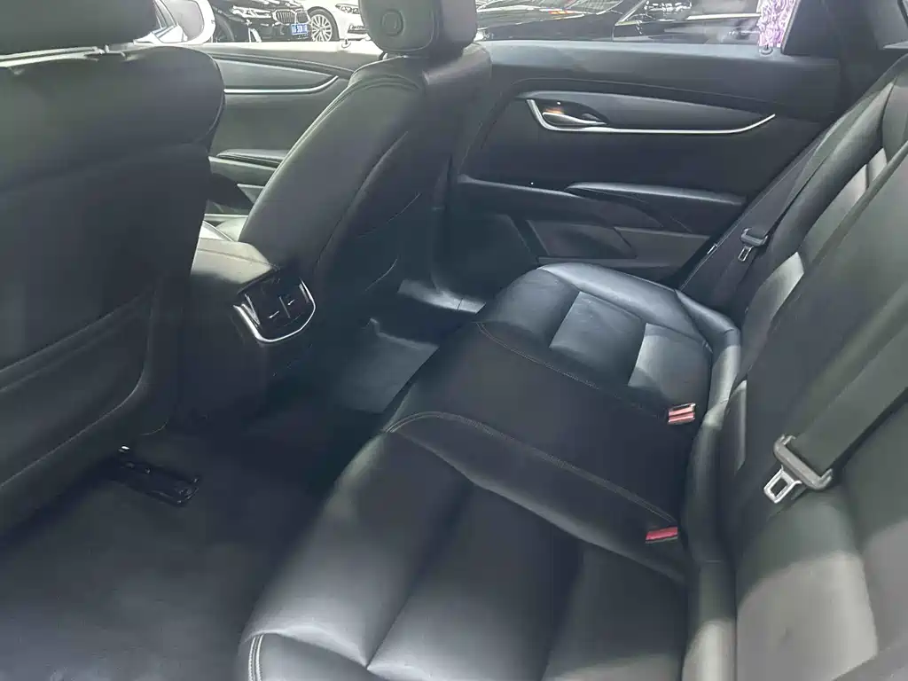 Cadillac XTS — миниатюра 7