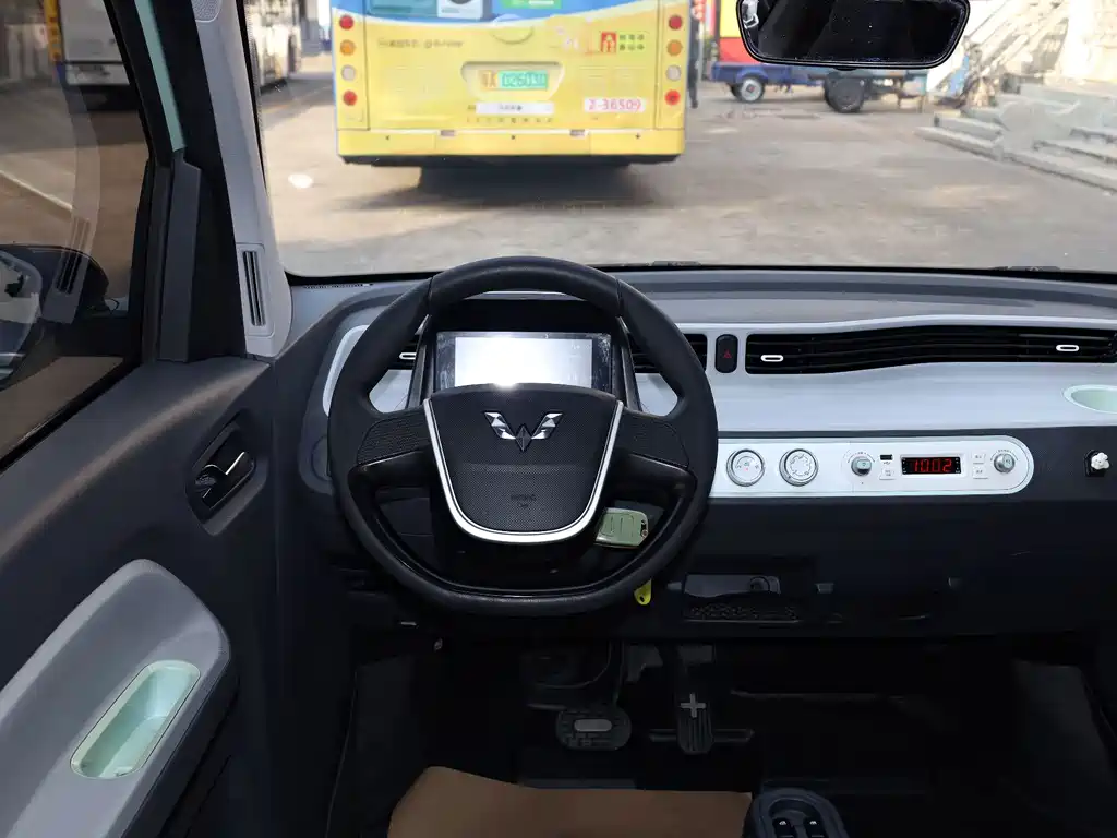 Wuling MINIEV — миниатюра 11